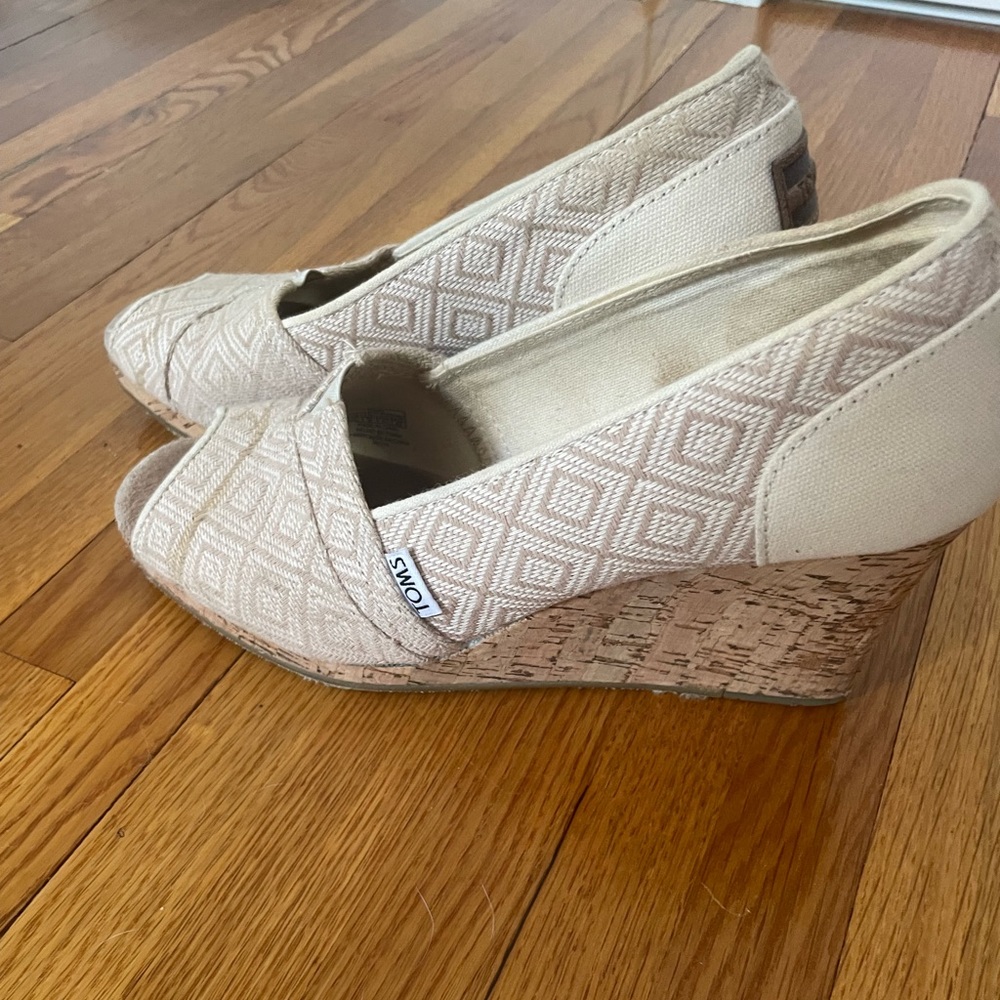 TOMS wedge sandal